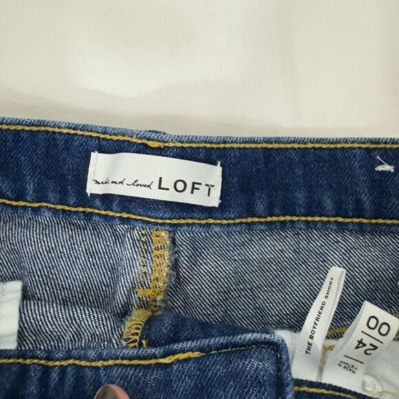 NWT LOFT Dark Blue Jean Shorts with Frayed Hem - Picture 2 of 6